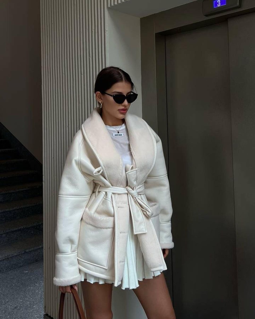 Leather And Fur Korean Style Long Sleeve Splicing Coat Women (Livraison entre 15 et 21 Jours + Livraison gratuite) – Image 9
