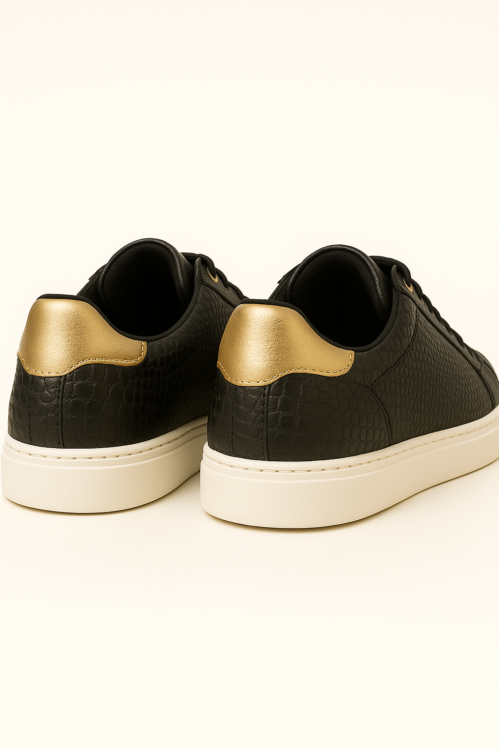 🖤 Sneakers Premium FERRO Footwear – Noir & Or 🖤 ØØ°Ø§Ø¡ FERRO الرياضي Ø§Ù„ÙØ§Ø®Ø± – أسود مع لمسة ذهبية – Image 6